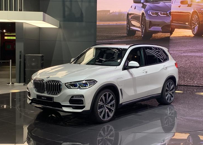 2019日内瓦车展：全新宝马X5 xDrive45e亮相