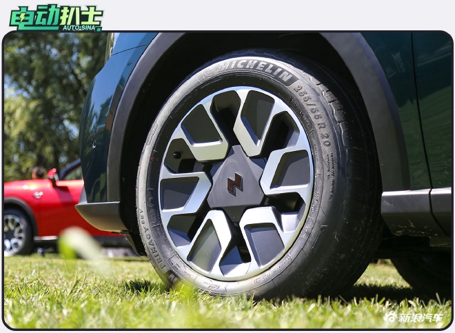 兩種能源類型/城市探索風格 自游家NV實拍