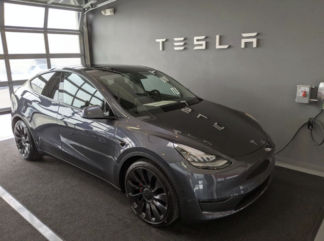 特斯拉正式交付首批Model Y