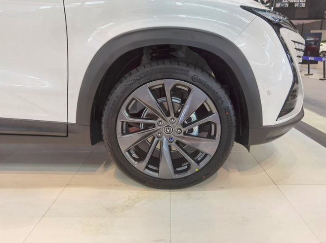 2020粤港澳车展:未来科技量产车 长安UNI-T预售11.59万元