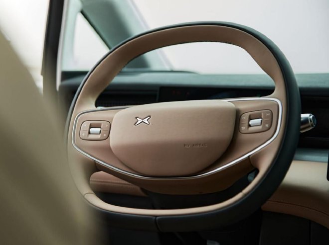 一台智能豪华纯电MPV该是什么样 来看小鹏X9给的答案