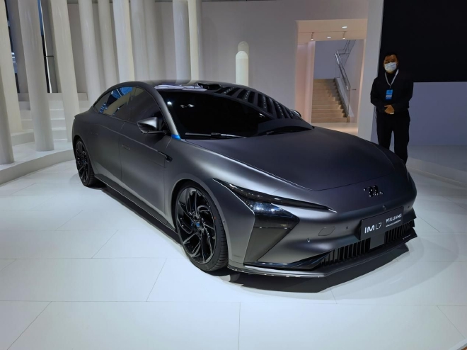 2022成都车展:智己L7性能版概念车首发亮相