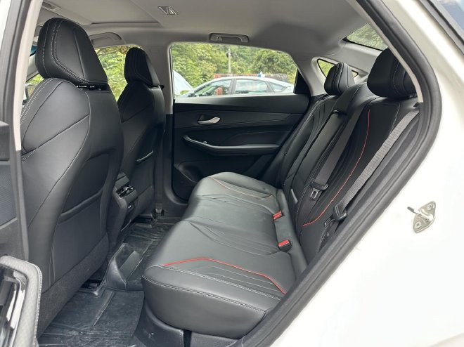 试驾吉利缤瑞COOL 7万级也能有驾驶乐趣