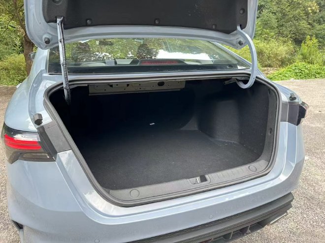 试驾吉利缤瑞COOL 7万级也能有驾驶乐趣