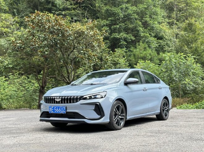 试驾吉利缤瑞COOL 7万级也能有驾驶乐趣