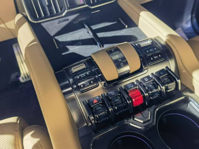 售37.98万元起,方程豹豹8正式上市