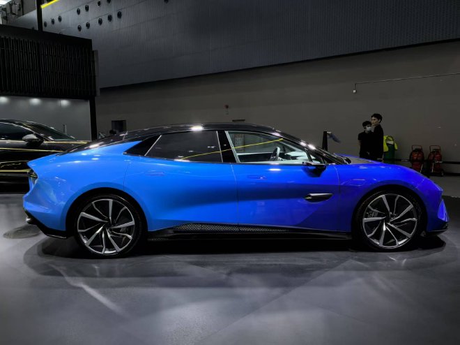 2024广州车展:路特斯EMEYA高定版全球首秀