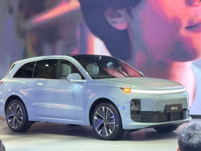 2025上海车展:理想L6智能焕新版上市