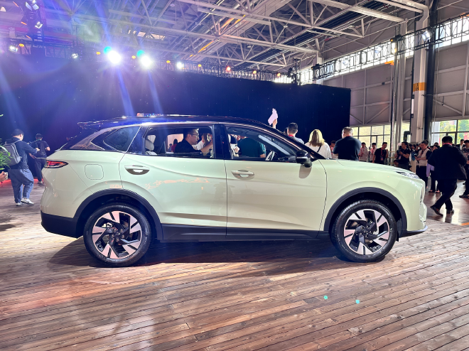 一汽奔腾悦意07正式发售 9.98万元起/限时万元优惠/综合续航1500km