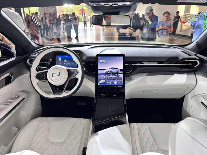 一汽奔腾悦意07正式发售 9.98万元起/限时万元优惠/综合续航1500km