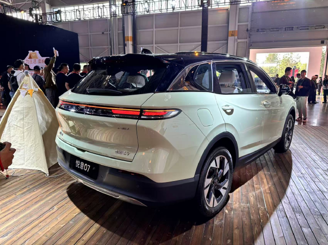 一汽奔腾悦意07正式发售 9.98万元起/限时万元优惠/综合续航1500km