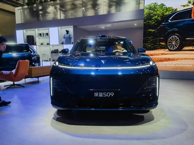 2025重庆国际车展:深蓝S09正式亮相