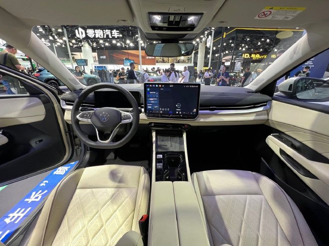 2025成都车展:一汽-大众全新一代速腾L