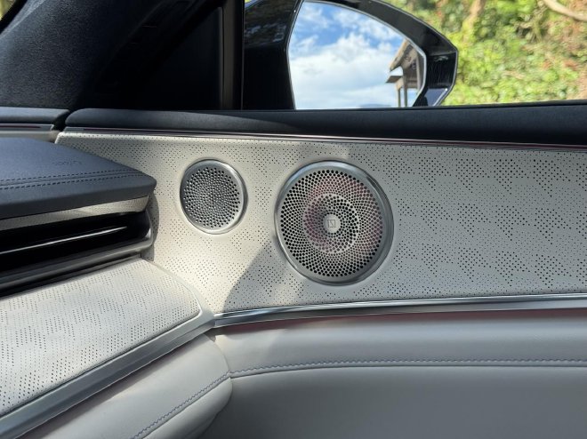 焕新极氪001上市 权益后限时售价25.98万元起