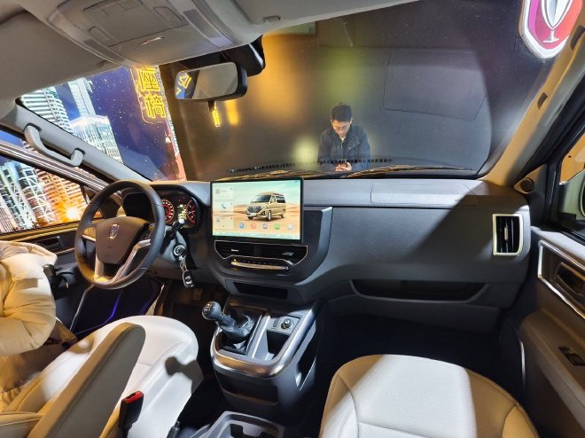 金杯全系产品焕新上市 共五款新车售7.69万元起