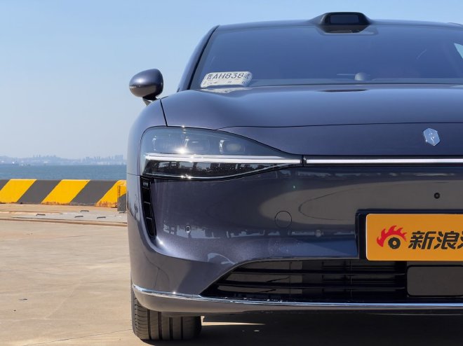 颜值与实力再突破 试驾新款享界S9