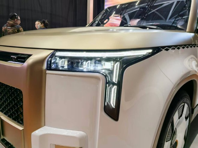 2025广州车展探馆:实拍极石ADAMAS Royal Edition皇家定制版