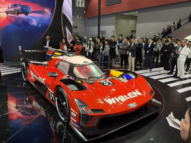 2025广州车展:凯迪拉克CT5飓风哑光灰版亮相