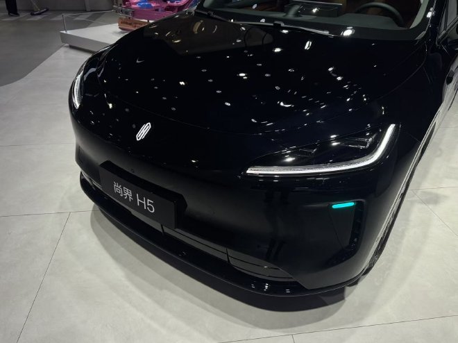 2025广州车展:尚界H5亮相 最具性价比的鸿蒙智行来袭
