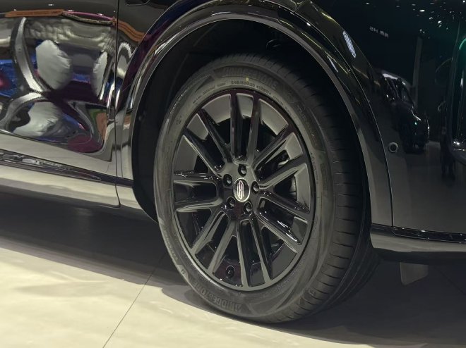 2025广州车展:尚界H5亮相 最具性价比的鸿蒙智行来袭