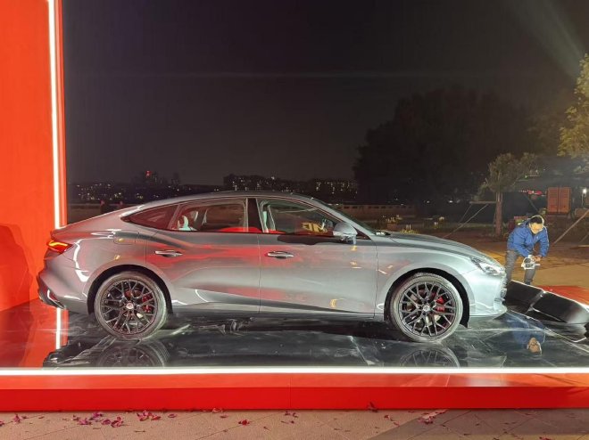 全新MG7正式上市 限时售价11.69-15.49万元