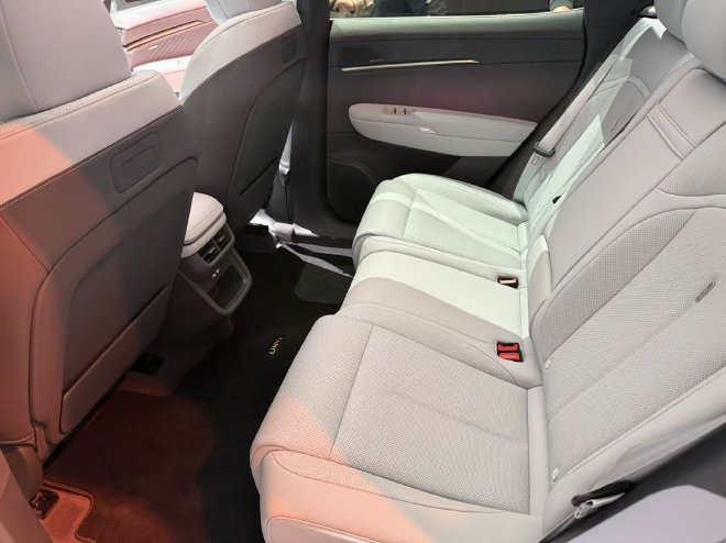 预售价格23.99-29.99万元 与众08开启预售