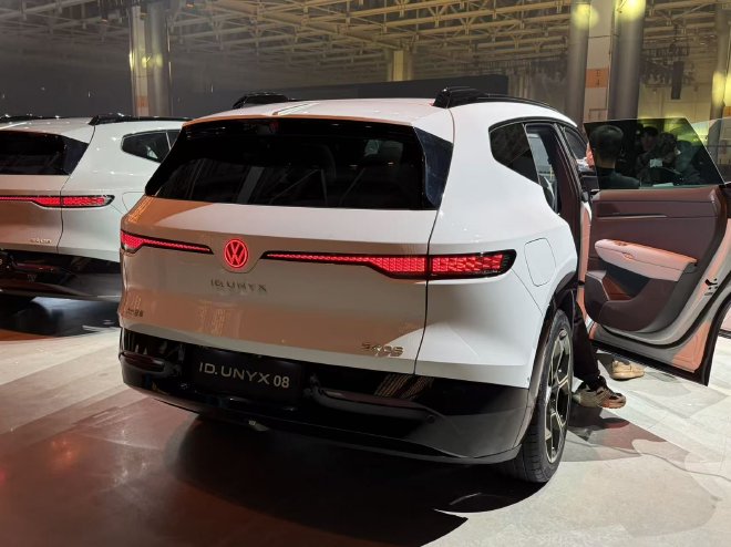 预售价格23.99-29.99万元 与众08开启预售