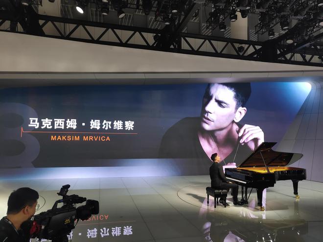 2019成都车展:奥迪Q8预售价77万元起