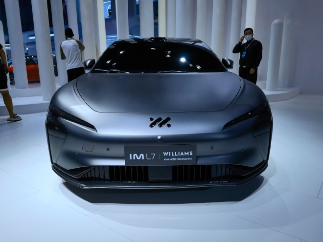 2022成都车展:智己L7性能版概念车首发亮相