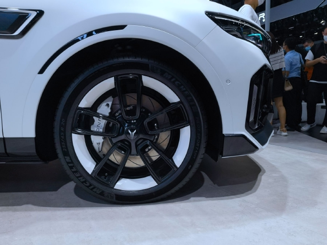 2022成都车展:岚图FREE DNA上市 售价37.99-41.99万元