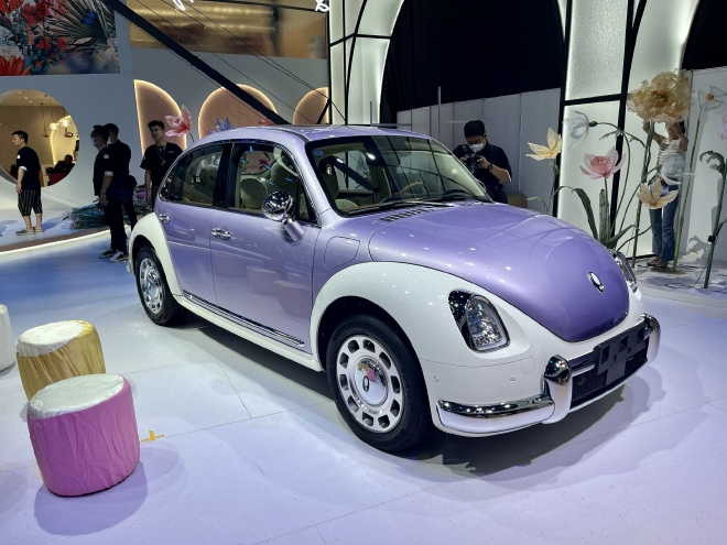 2022成都车展:欧拉闪电猫/芭蕾猫亮相