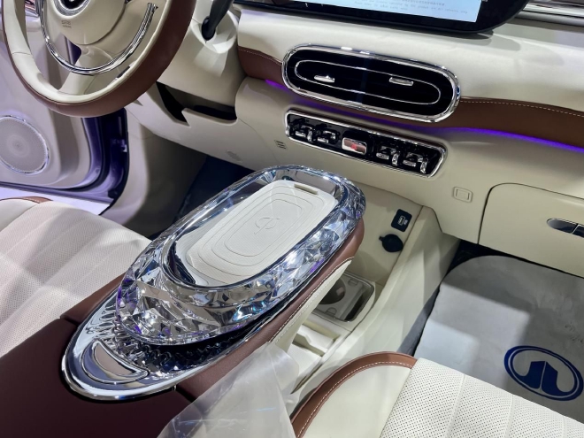 2022成都车展:欧拉闪电猫/芭蕾猫亮相