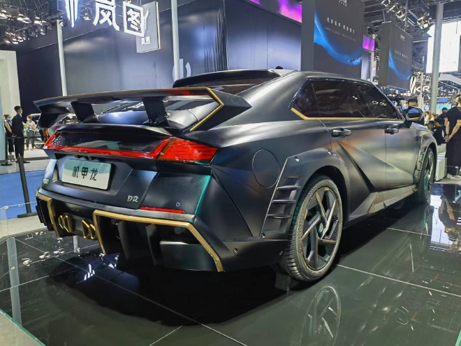 2022成都车展:沙龙机甲龙重装概念版与EVA限定版亮相