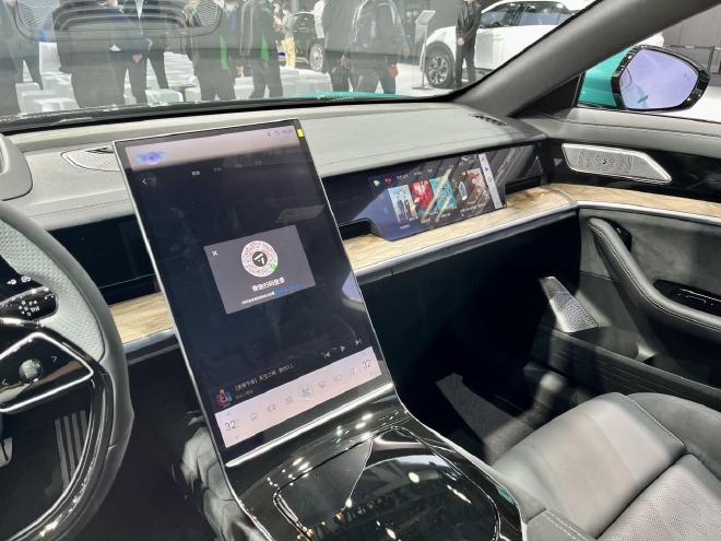 2022广州车展:哪吒S/哪吒U-II亮相