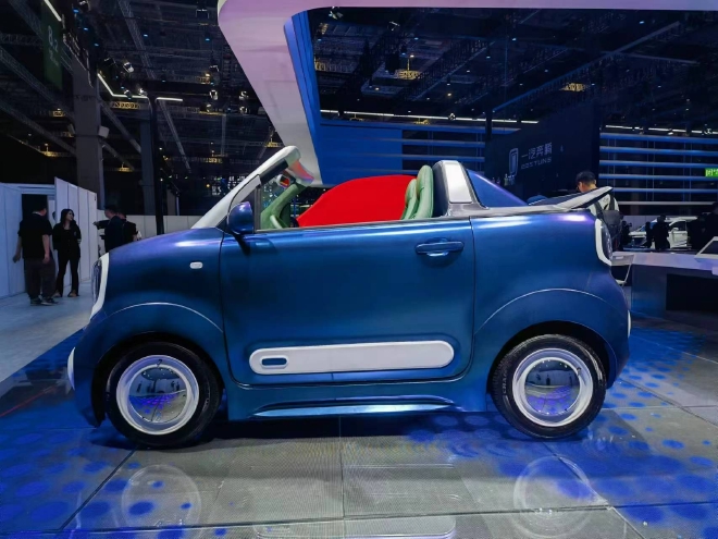 2023上海车展探馆:一汽奔腾T90与小马