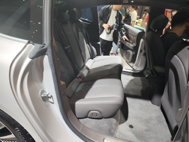 2023上海车展:蔚来全新ES6正式亮相