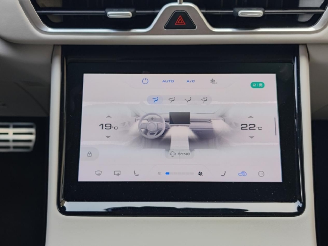 加速迭代的大五座SUV 试驾魏牌新摩卡DHT-PHEV 加速迭代的大五座SUV 试驾魏牌新摩卡DHT-PHEV