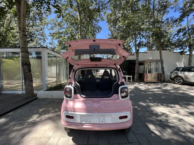 微型车领域又一玩家 静态体验一汽奔腾小马