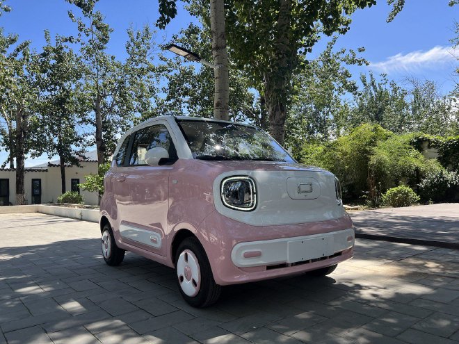 微型车领域又一玩家 静态体验一汽奔腾小马