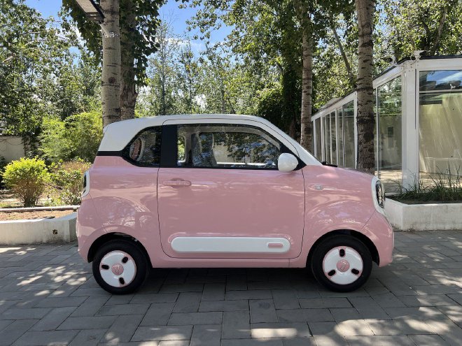 微型车领域又一玩家 静态体验一汽奔腾小马