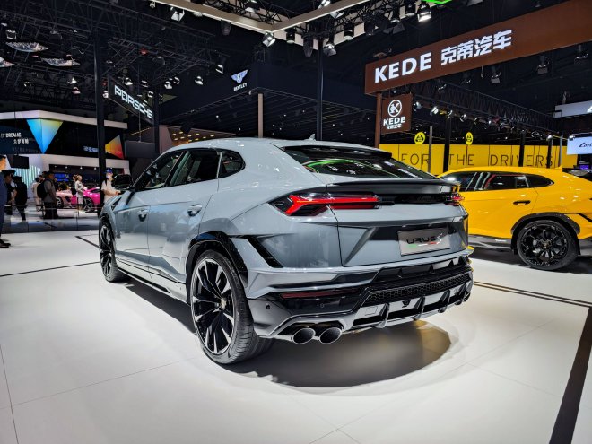 2023成都车展:兰博基尼Revuelto亮相