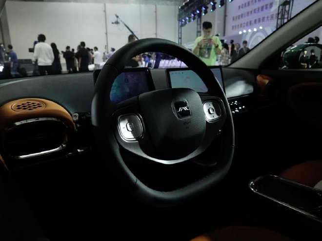 钇为3冠军版售9.99万元 续航505km