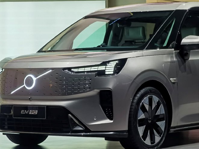 沃尔沃EM90正式上市 售价81.80万元