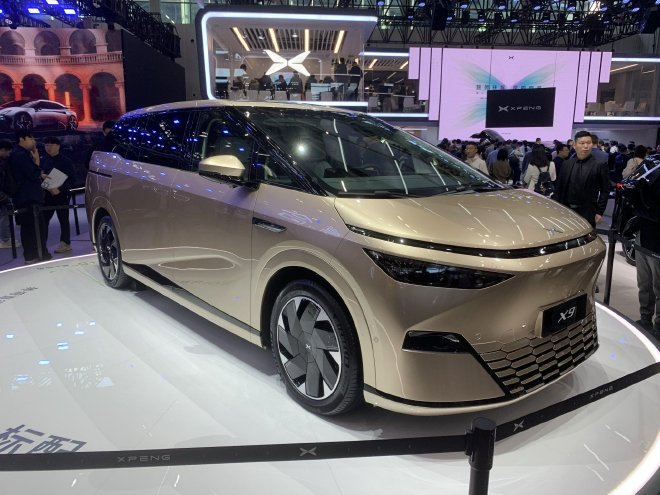 2023广州车展:小鹏X9预售38.8万元起