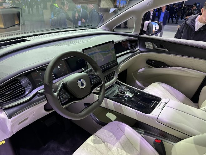 2023广州车展:腾势D9 PREMIER创始版亮相