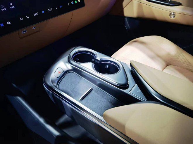 极狐阿尔法t5首发亮相 efd2-bf9bc0b4ddae23e27b80cab32f85eb00.jpg