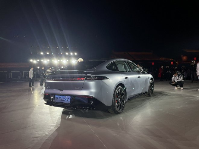 东风奕派eπ007上市 售价15.96-19.96万元