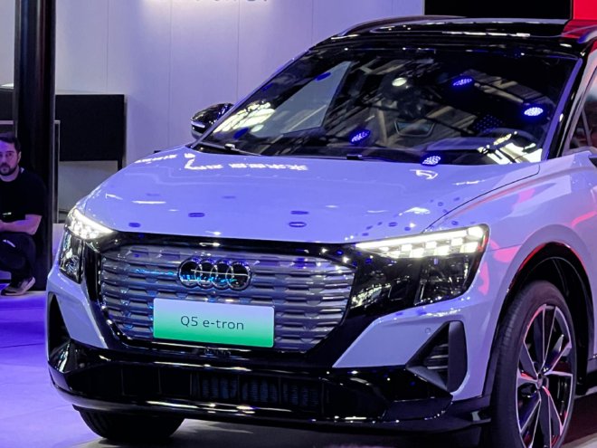 2024北京车展：上汽奥迪Q5 e-tron RS套件竞速版首次亮相