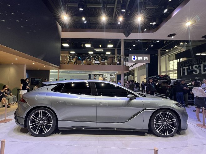 2024北京车展:腾势Z9 GT展馆实拍