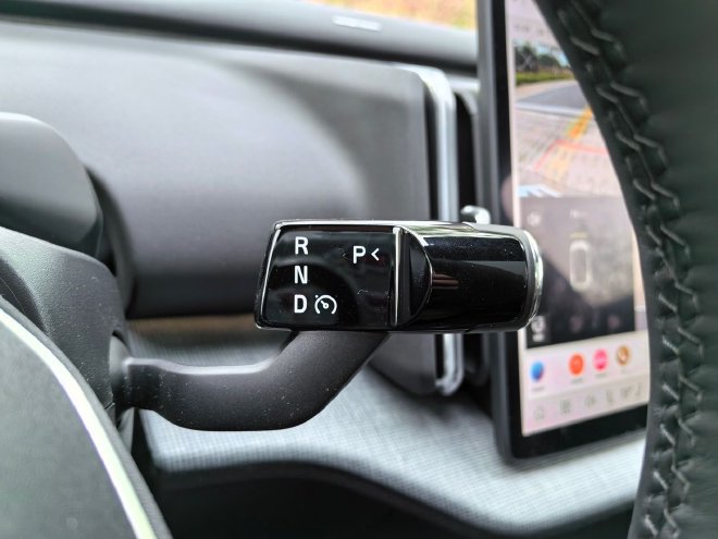 性能强悍有个性 试驾沃尔沃EX30四驱版车型